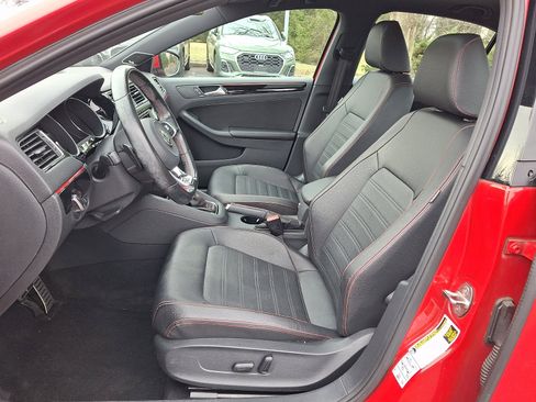 Used 2017 Volkswagen Jetta GLI image 14