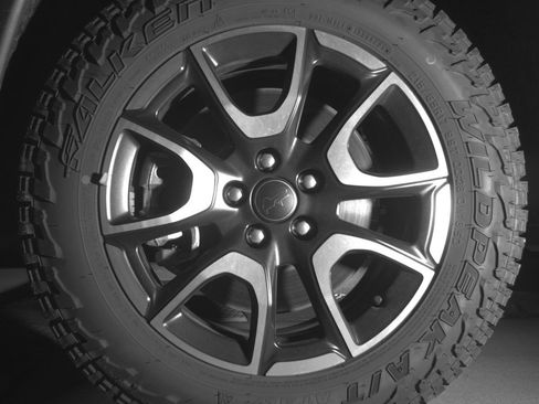 Used 2025 Jeep Compass Trailhawk AWD/4WD image 12