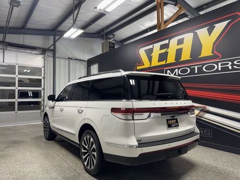 Used 2023 Lincoln Navigator Reserve AWD/4WD image 23