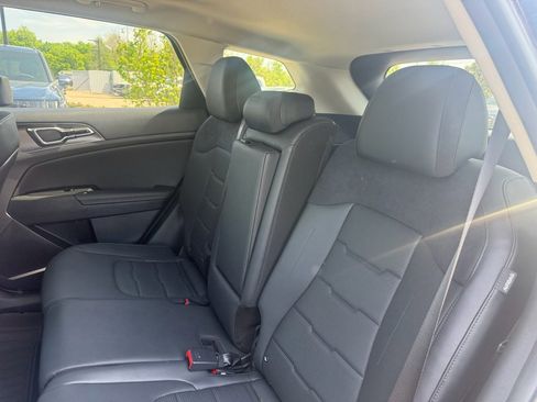 Used 2026 Kia Sportage SX image 11