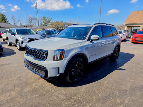 Used 2025 Kia Telluride EX X-Line image 10