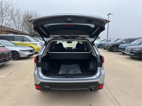 Used 2024 Subaru Forester Premium image 9