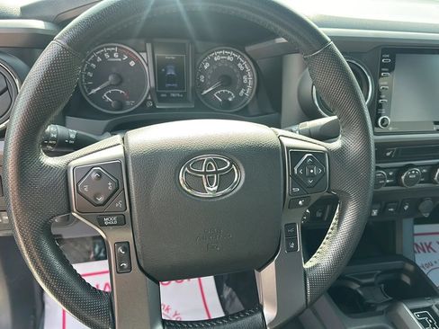 Used 2022 Toyota Tacoma TRD Pro AWD/4WD image 10