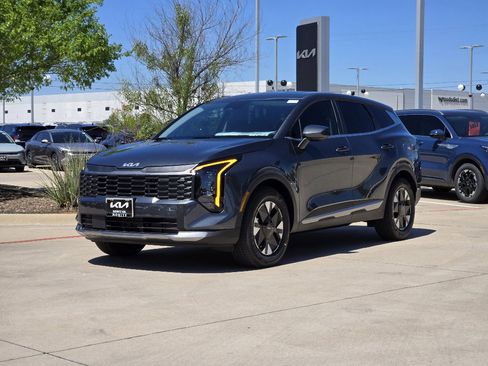 New 2026 Kia Sportage LX image 2