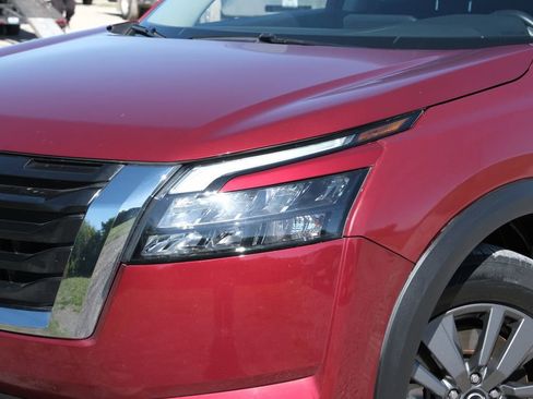 Used 2023 Nissan Pathfinder SV image 33