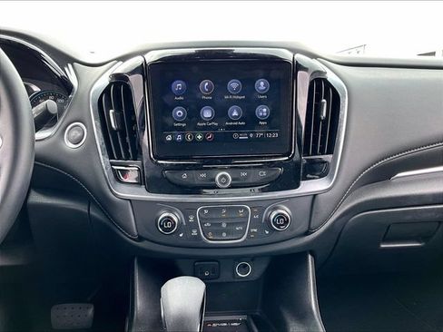 Used 2023 Chevrolet Traverse LT FWD image 19