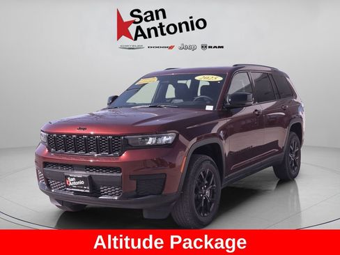 New 2025 Jeep Grand Cherokee L Altitude RWD image 4