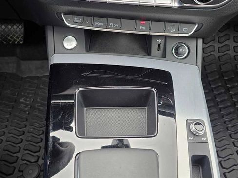 Used 2025 Audi Q5 2.0T Premium AWD/4WD image 30