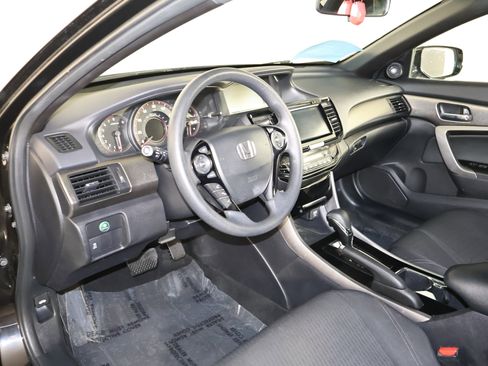 Used 2017 Honda Accord EX image 37