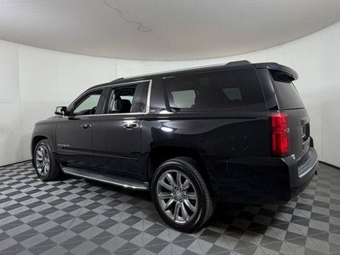 Used 2015 Chevrolet Suburban LTZ RWD image 3