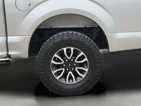 Used 2020 Ford F150 XLT w/ Equipment Group 302A Luxury AWD/4WD image 31