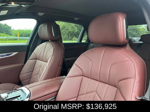 Used 2025 BMW 760i xDrive w/ Executive Package AWD/4WD image 18