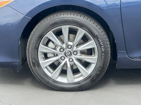 Used 2017 Toyota Camry XLE w/ Moonroof Package image 25