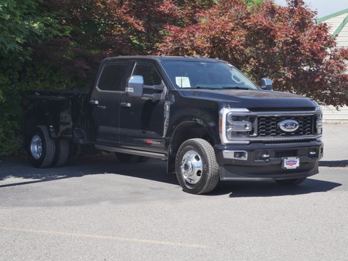 Certified 2024 Ford F350 Limited w/ FX4 Off-Road Package AWD/4WD image 38