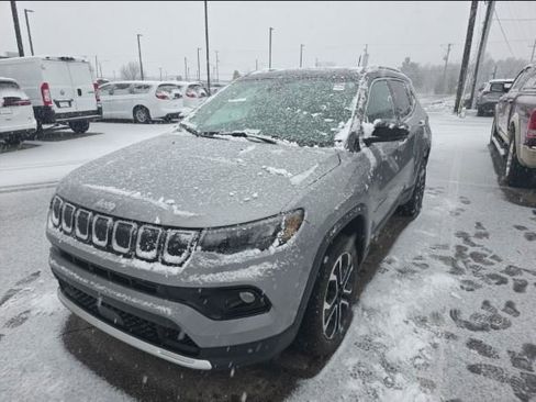 Used 2022 Jeep Compass Limited image 1