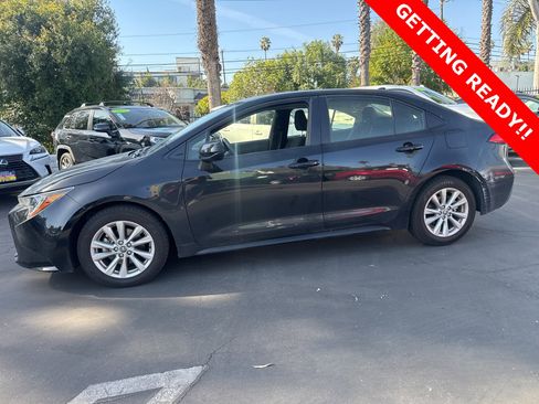 Used 2024 Toyota Corolla LE image 3