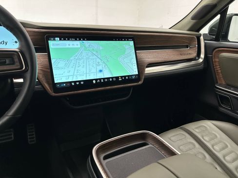 Used 2024 Rivian R1S Adventure AWD/4WD image 29
