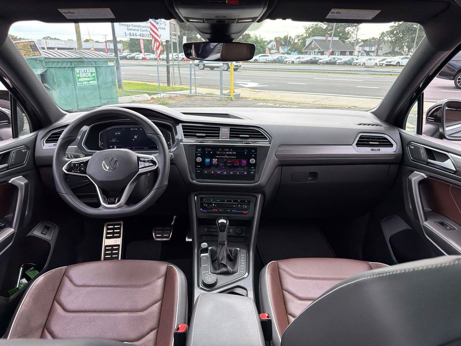Used 2024 Volkswagen Tiguan SEL R-Line AWD/4WD image 24