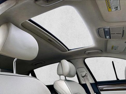 Used 2019 Genesis G90 3.3T Premium image 17