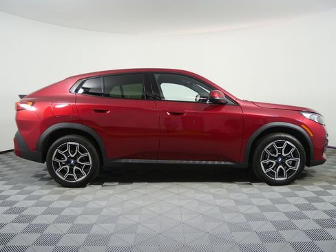 Certified 2025 BMW X2 xDrive28i AWD/4WD image 2