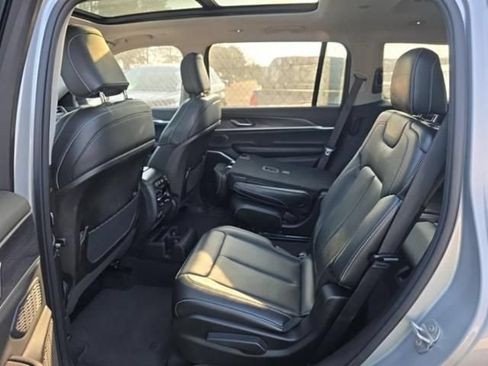 Used 2023 Jeep Grand Cherokee L Limited w/ Trailer Tow Group (B) AWD/4WD image 5