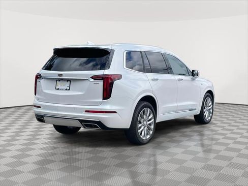 Used 2023 Cadillac XT6 Premium Luxury image 7