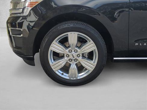 Used 2024 Ford Expedition Platinum image 29