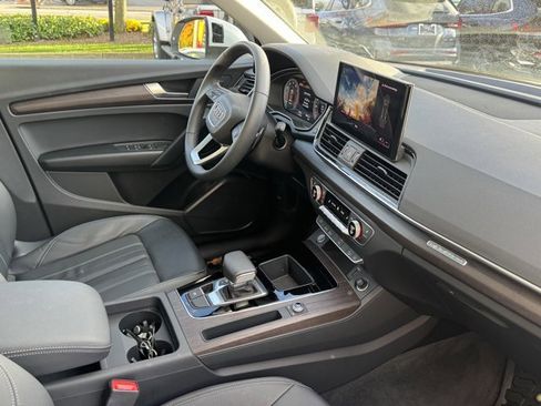 Certified 2025 Audi Q5 2.0T Premium w/ Convenience Plus Package image 27