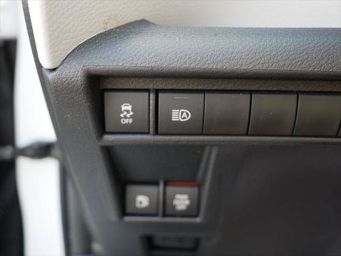 Certified 2026 Toyota Sienna XLE FWD image 27