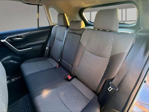 Used 2021 Toyota RAV4 XLE w/ Convenience Package image 22