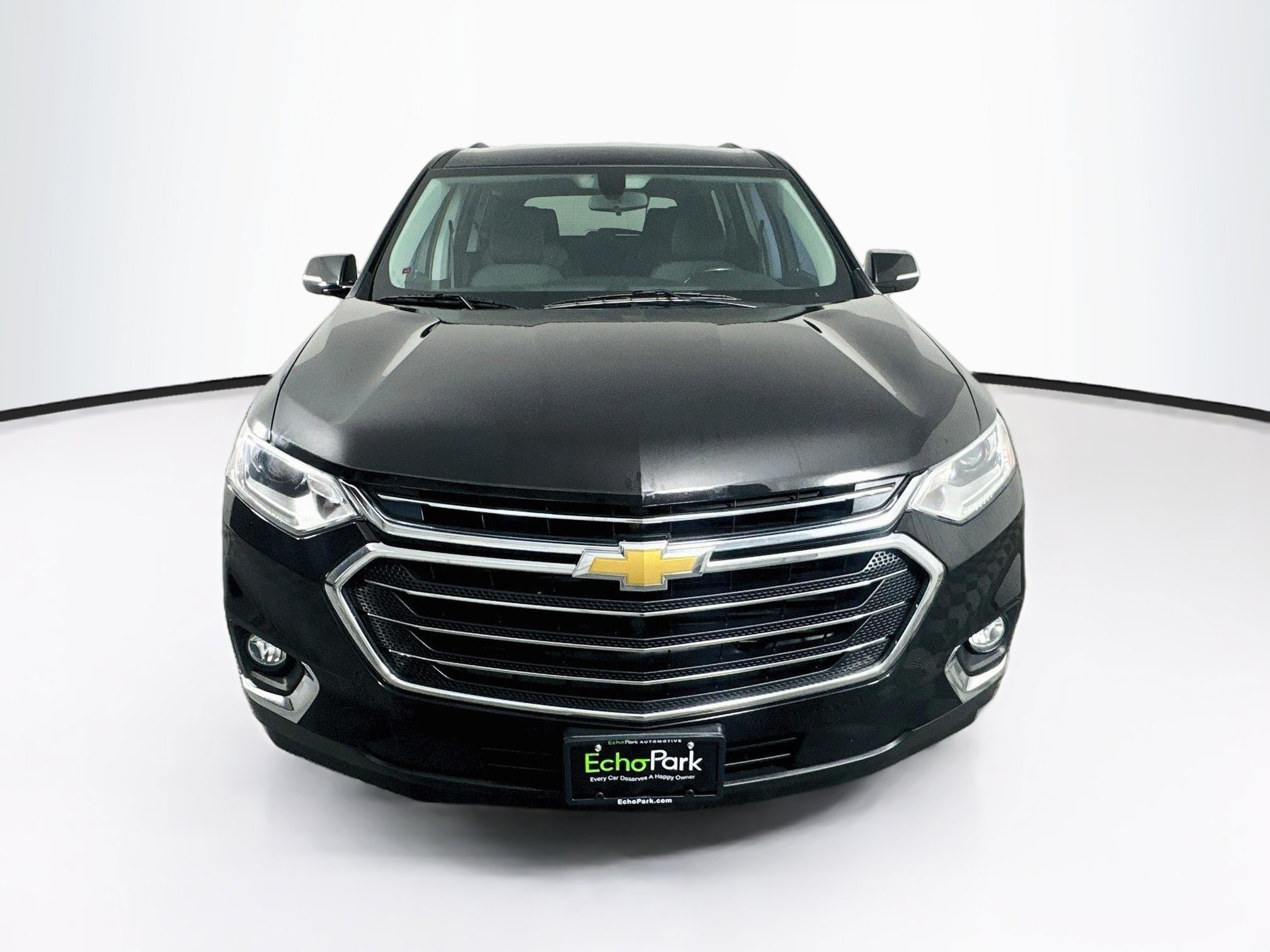Used 2019 Chevrolet Traverse LT FWD image 2