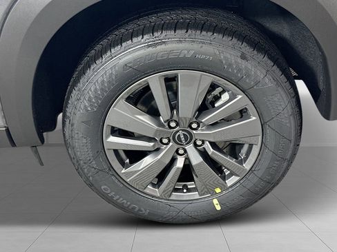 New 2026 Nissan Pathfinder SV image 9