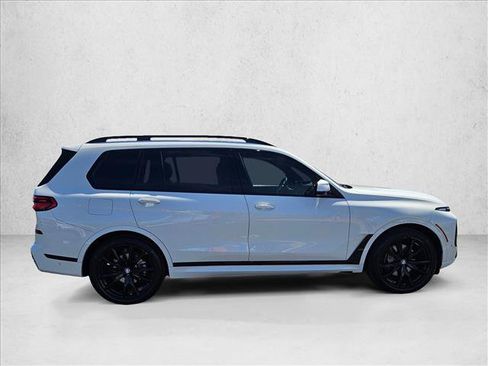 Used 2024 BMW X7 xDrive40i w/ M Sport Package AWD/4WD image 4