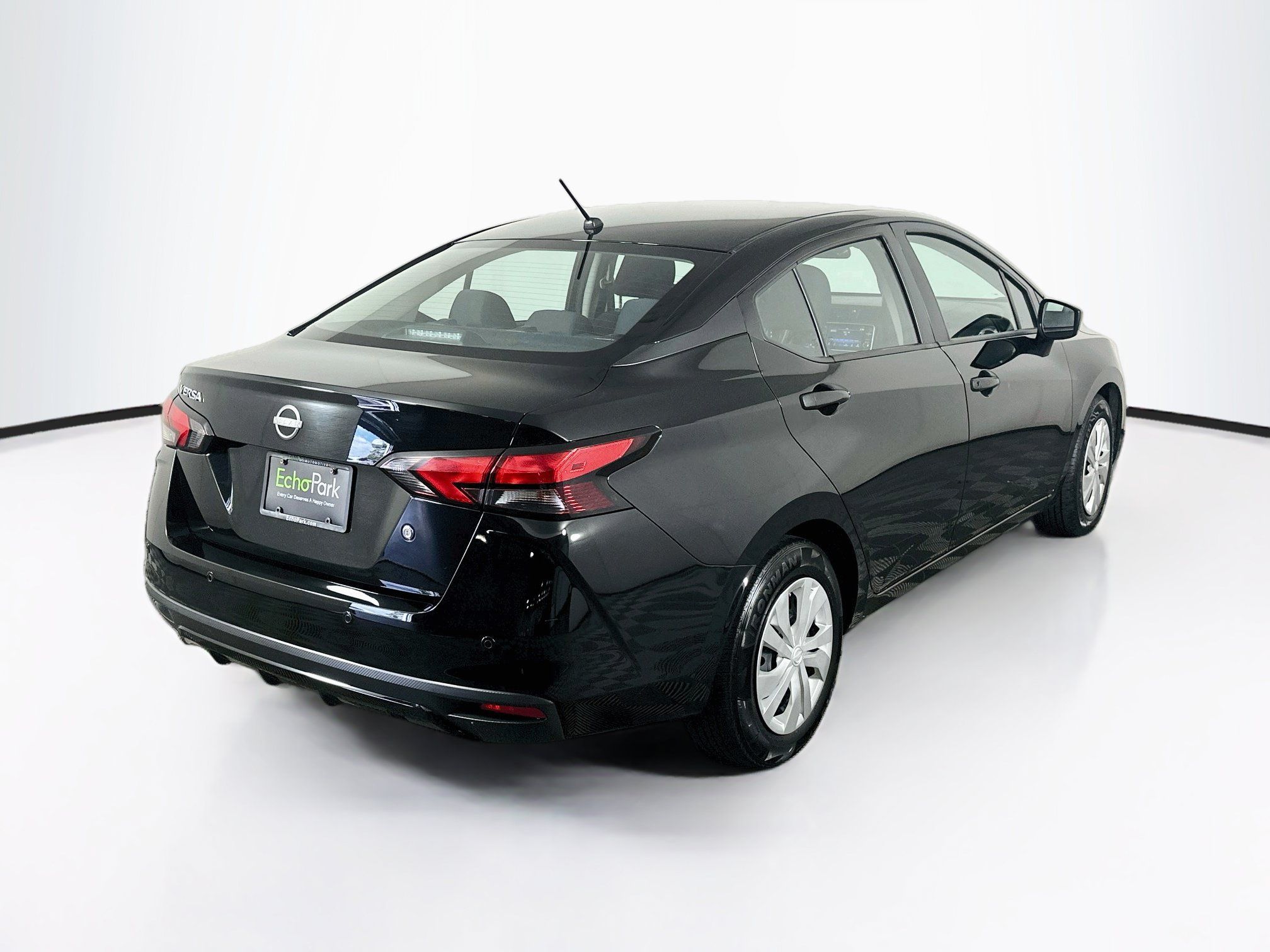 Used 2025 Nissan Versa S FWD image 9