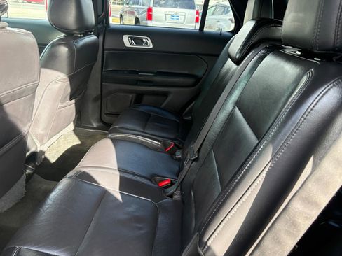 Used 2015 Ford Explorer XLT w/ Equipment Group 202B image 18