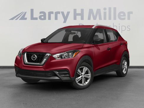 Used 2020 Nissan Kicks SV image 1