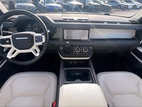 Used 2023 Land Rover Defender 110 SE image 17
