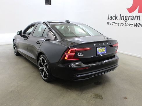 Used 2024 Volvo S60 B5 Plus AWD/4WD image 3