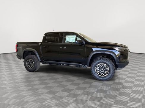 Certified 2026 Chevrolet Colorado ZR2 w/ Technology Package AWD/4WD image 13