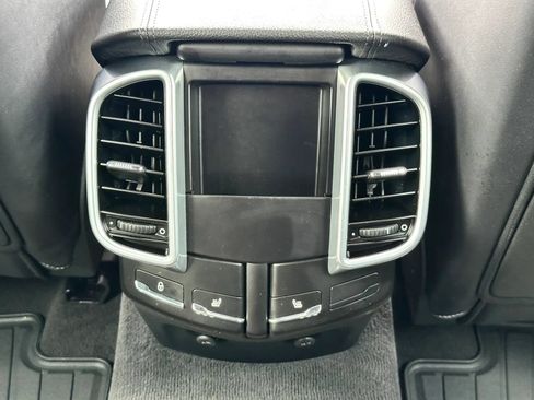 Used 2016 Porsche Cayenne AWD/4WD image 22