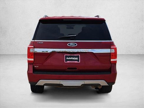 Used 2018 Ford Expedition XLT w/ Equipment Group 202A AWD/4WD image 7