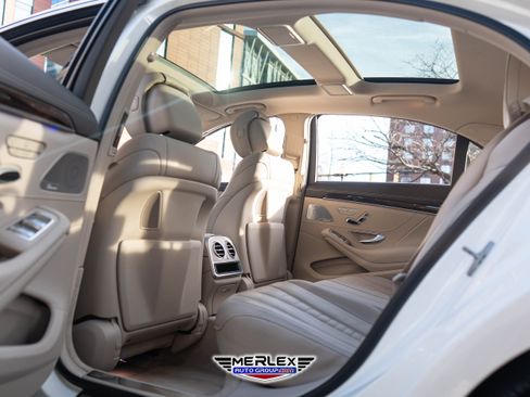 Used 2018 Mercedes-Benz S 560 4MATIC Sedan w/ Premium Package image 21