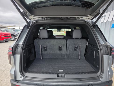 Used 2025 Chevrolet Traverse Z71 w/ Driver Confidence Package image 8