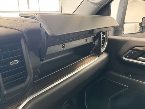 Used 2025 Chevrolet Silverado 2500 LT w/ Convenience Package image 44