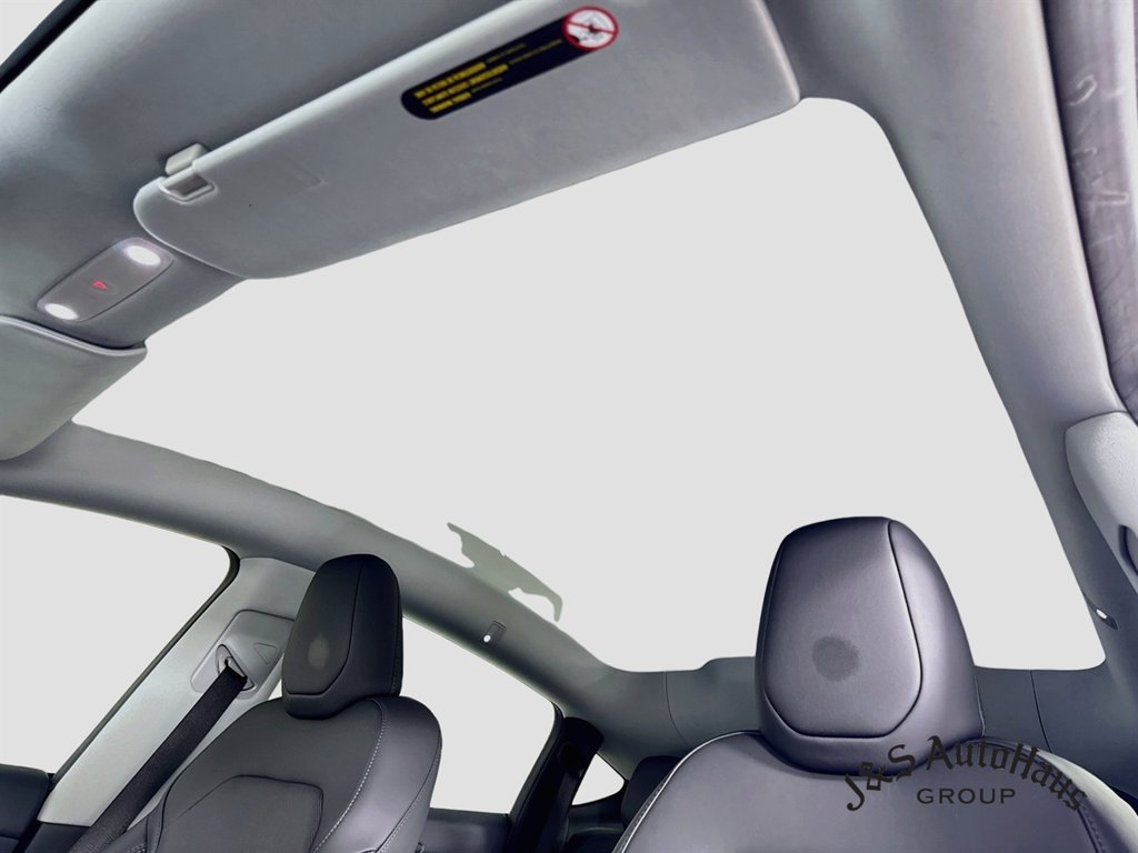 Used 2026 Tesla Model Y AWD image 16