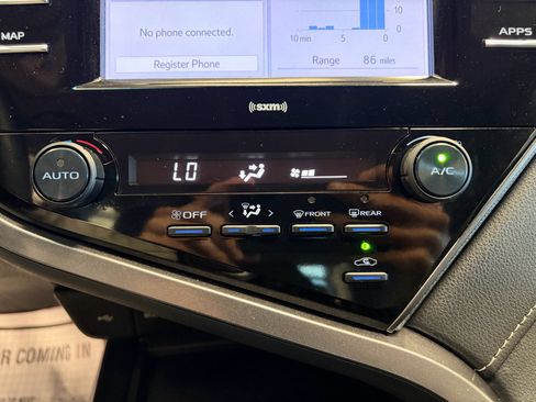 Used 2020 Toyota Camry SE FWD image 20