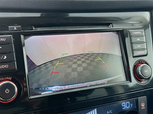 Used 2019 Nissan Rogue SV image 13