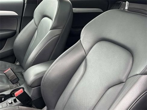 Used 2018 Audi Q3 2.0T Premium Plus w/ Premium Plus Package image 31