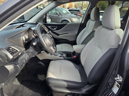 Used 2022 Subaru Forester Premium image 13