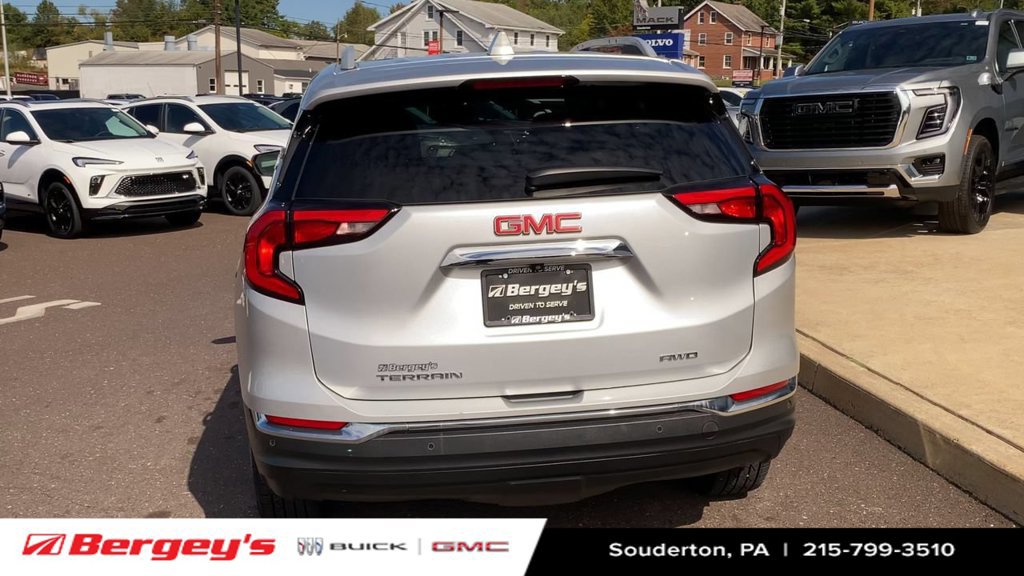 Used 2020 GMC Terrain SLT w/ Preferred Package AWD/4WD image 9